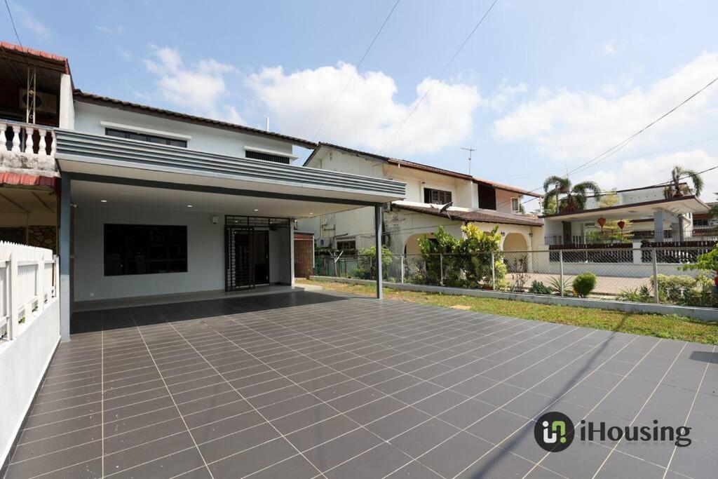 Klebang Modern Classic Chill House Melaka By I Housing Villa Exterior foto