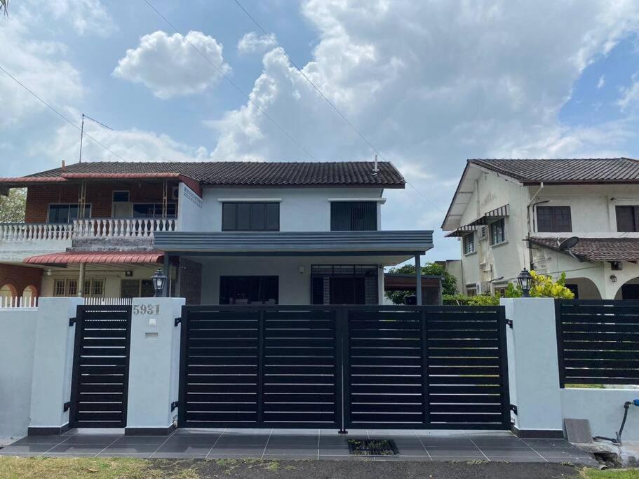 Klebang Modern Classic Chill House Melaka By I Housing Villa Exterior foto